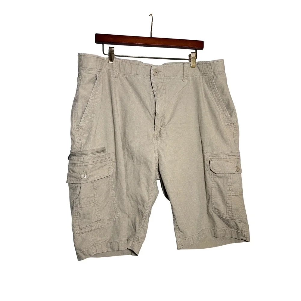 WearFirst Mens Cargo Shorts Tan Khaki Ripstop Stretch Size 42 Outdoor Casual